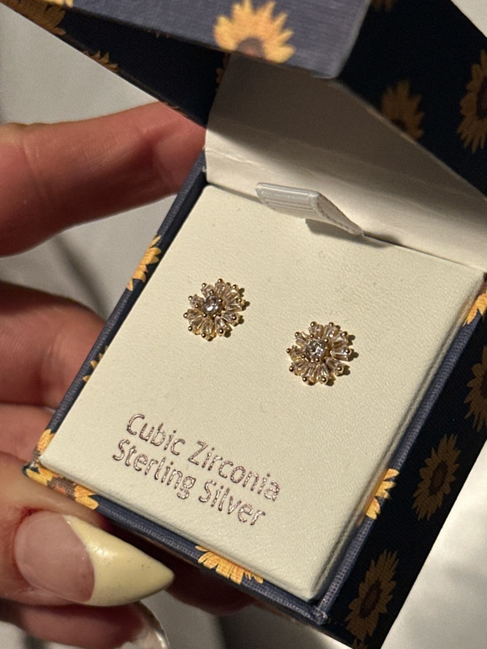 NWT Nanette Lepore Cubic Zirconia Sterling Silver Stud Flower Earrings Brand New